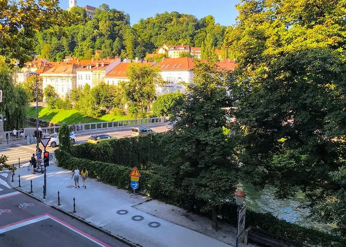 Central Ljubljana Apartment Lägenhet